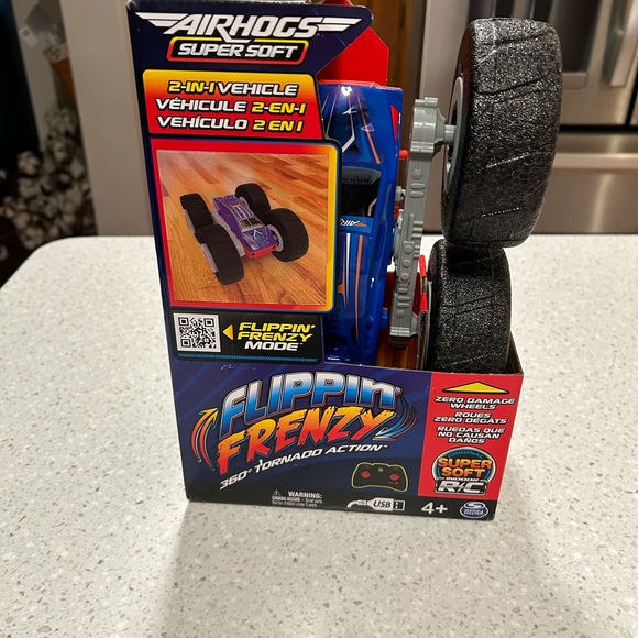 COPY - FF1400 Flipping Frenzy Air Hog 2in1 Vehicle age 4+ - Picture 8 of 8